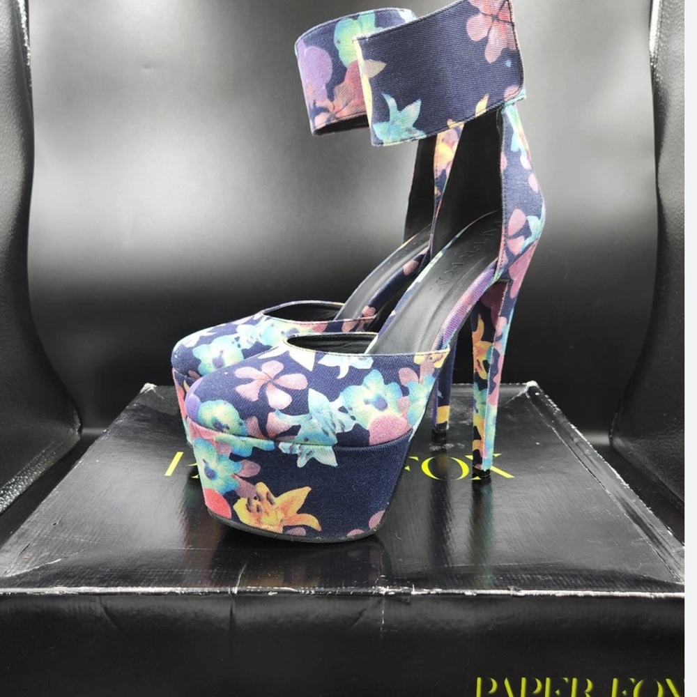 Paper Fox Heels. Size 10.
